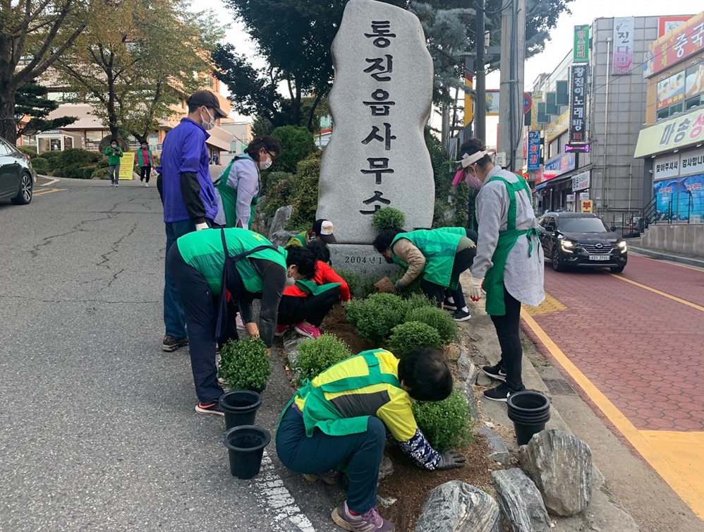 顤  ȭ 