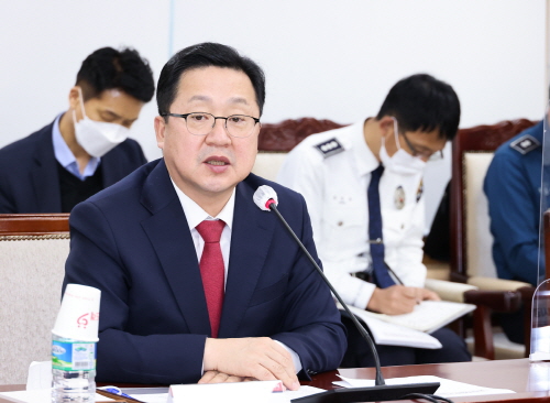 이장우 대전시장, 화물연대 운송거부 대응 재난안전대책본부 회의 개최