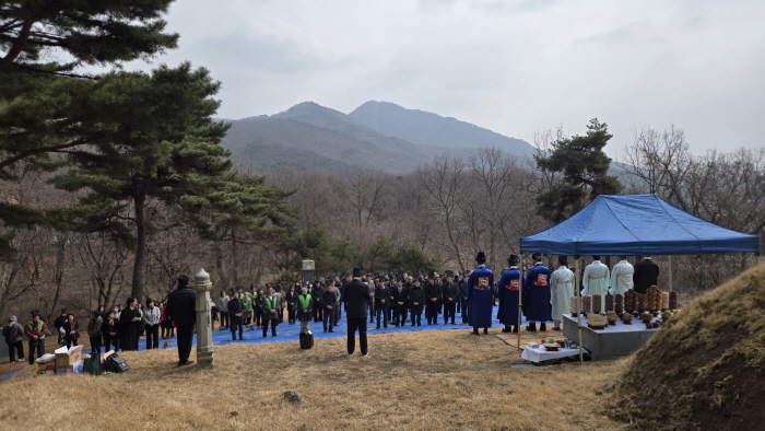 ��ȭ���� ������� �ȳ��� ��ġ ����ؾ�